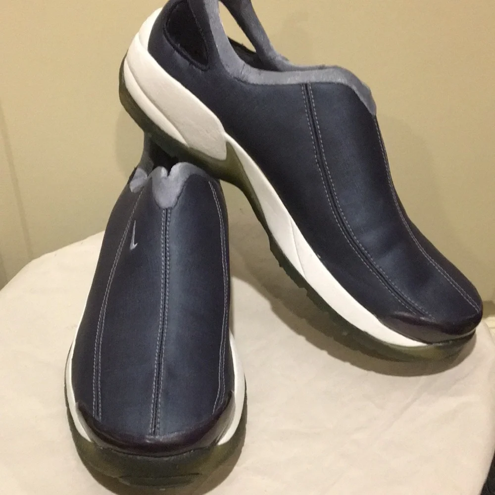 NWOT NIKE womens GOLF Air presto Slip On Golf Shoe soft spikes size 7 blue